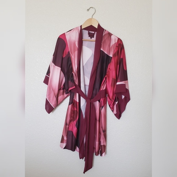 Ted Baker Other - FLASH SALE Ted Baker pink & burgundy robe with tie